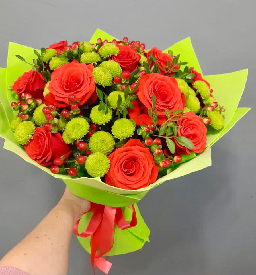 Букет цветов из: Хризантемы и Розы в Борки Новгородская область