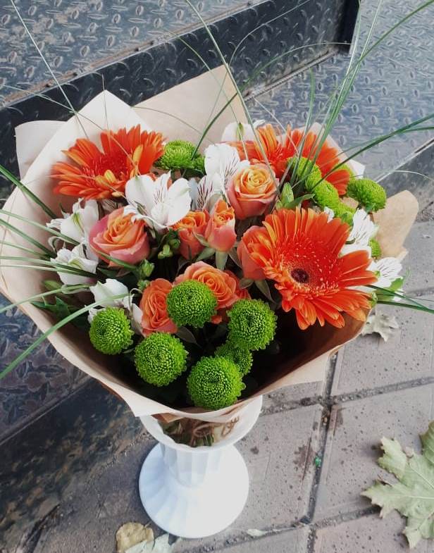 Букет цветов из: Герберы, Хризантемы, Альстромерии и Розы в Борки Новгородская область