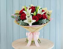 Букет цветов из:  Лилии и Розы в Борки Новгородская область