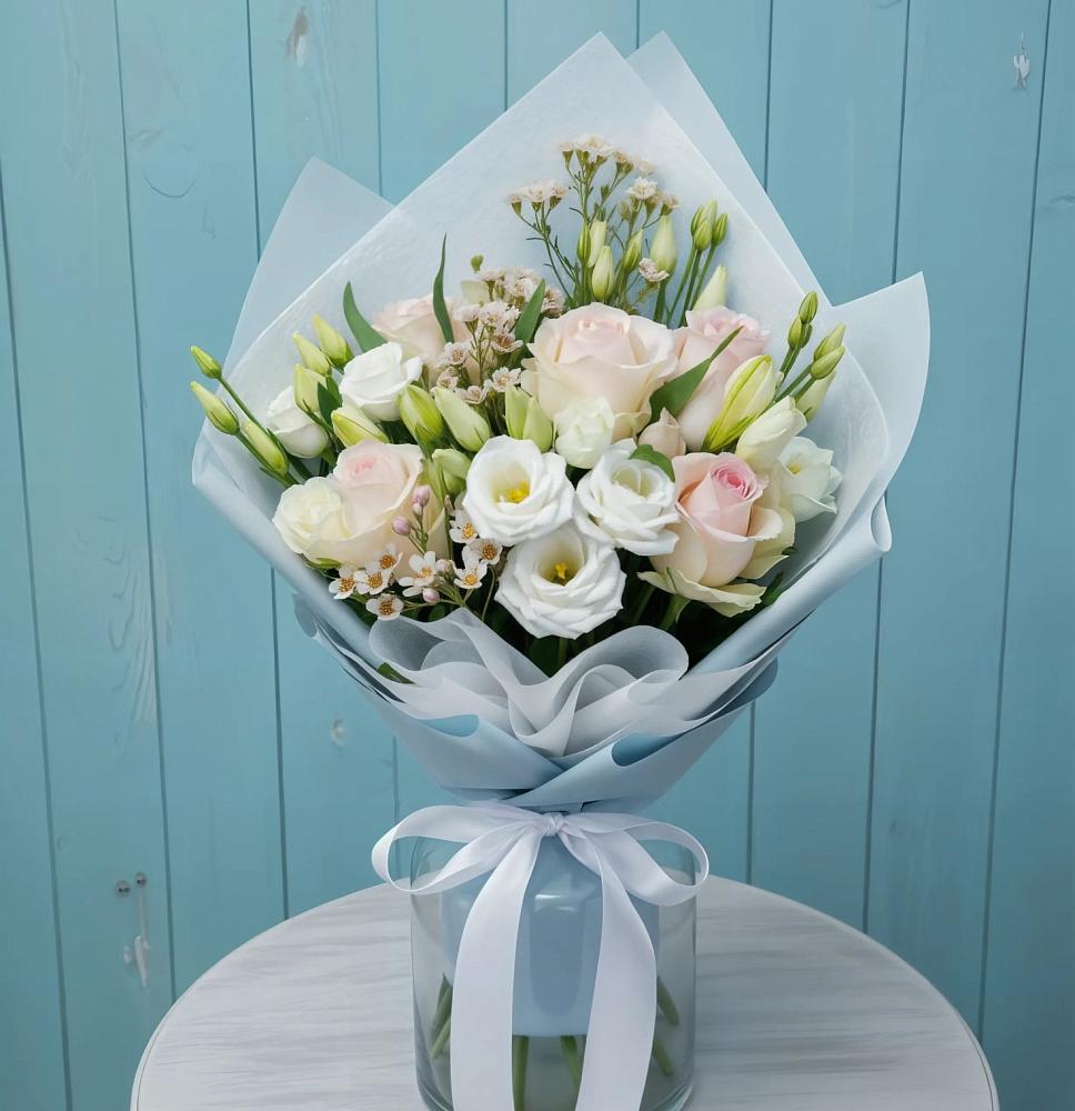 Букет цветов из: Розы и Лизиантусы в Борки Новгородская область