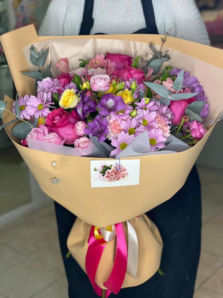 Букет цветов из: Хризантемы, Гвоздики и Альстромерии в Борки Новгородская область