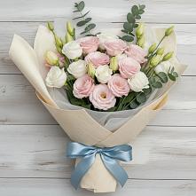 Букет цветов из:  Лизиантусы в Борки Новгородская область