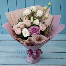Букет цветов из:  Розы и Лизиантусы в Борки Новгородская область