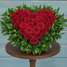 Цветочная композиция из Розы в виде сердца в Борки Новгородская область