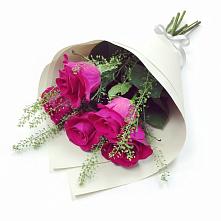 Букет цветов из:  Розы в Борки Новгородская область