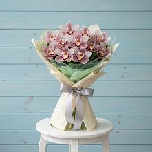 Букет цветов из:  Орхидеи и Розы в Борки Новгородская область