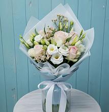 Букет цветов из:  Розы и Лизиантусы в Борки Новгородская область