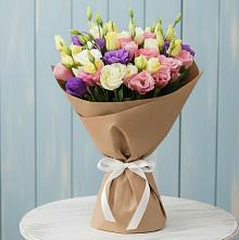 Букет цветов из:  Лизиантусы в Борки Новгородская область