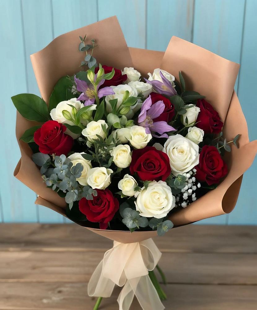 Букет цветов из: Розы и Альстромерии в Борки Новгородская область