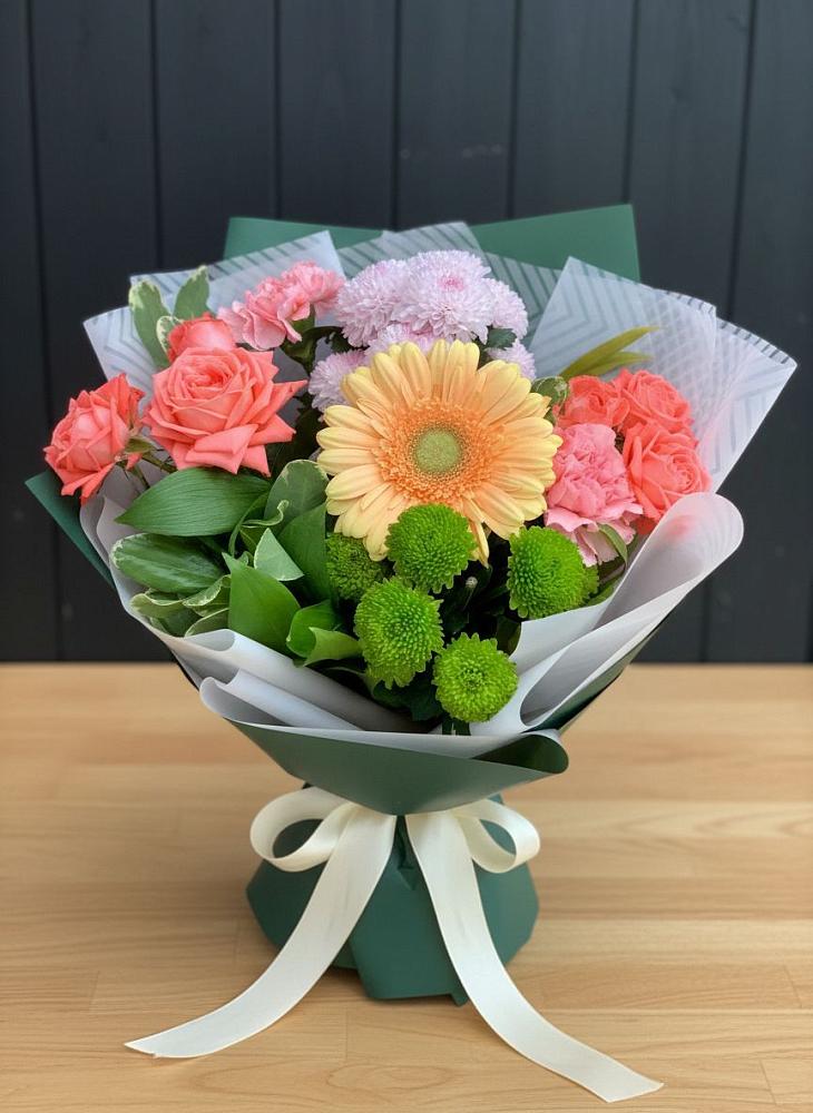 Букет цветов из: Гвоздики, Розы, Герберы и Хризантемы в Борки Новгородская область