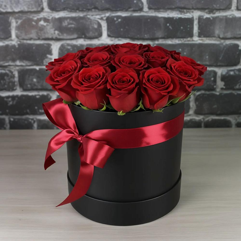 Цветочная композиция из Розы в шляпной коробке в Борки Новгородская область