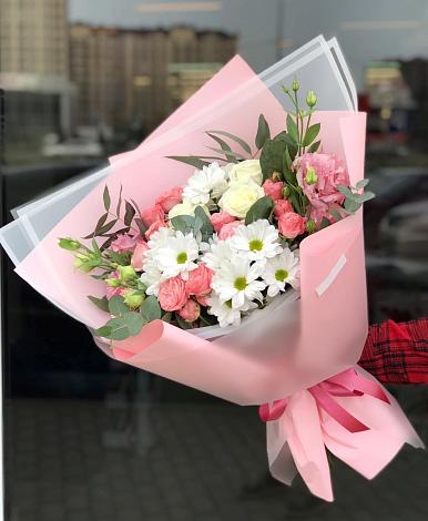 Букет цветов из: Розы, Лизиантусы и Хризантемы в Борки Новгородская область
