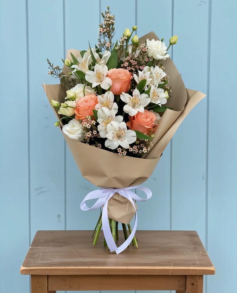 Букет цветов из: Альстромерии, Лизиантусы, Розы и Хризантемы в Борки Новгородская область